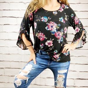 Flutter sleeve floral blouse